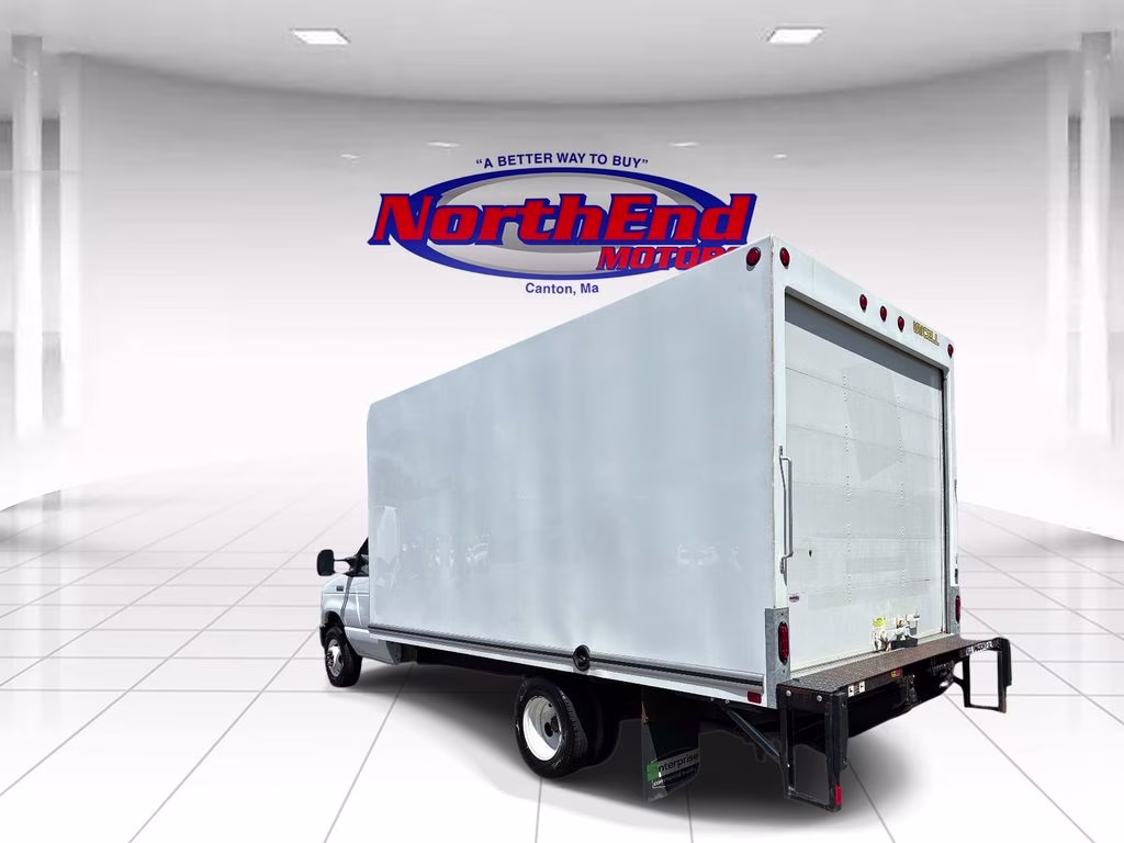2024 Oxford White Ford E-350SD Base RWD Truck