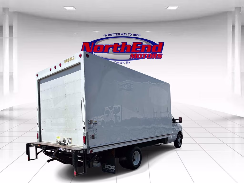 2024 Oxford White Ford E-350SD Base RWD Truck