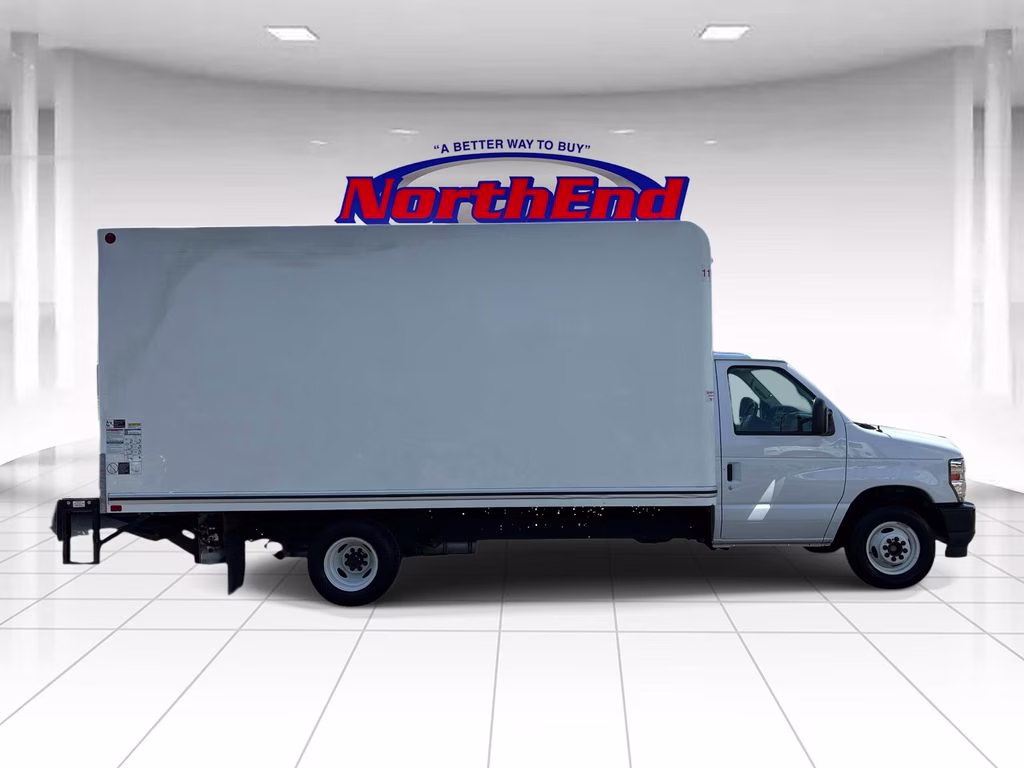 2024 Oxford White Ford E-350SD Base RWD Truck