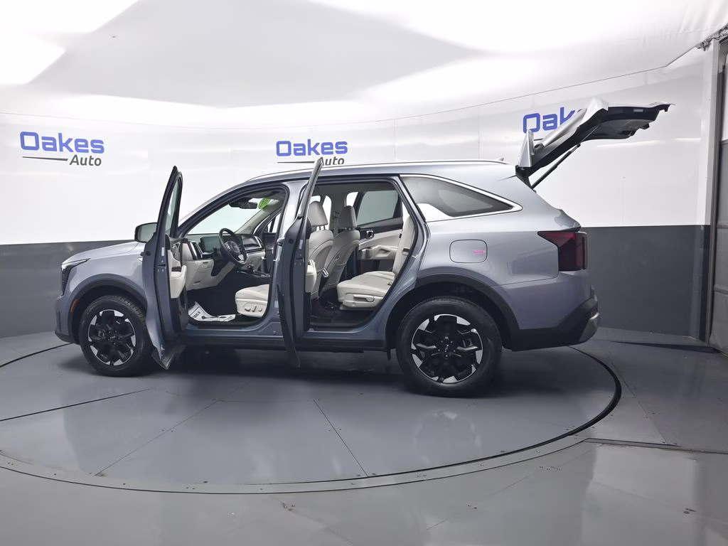 2025 Everlasting Silver Kia Sorento S AWD SUV