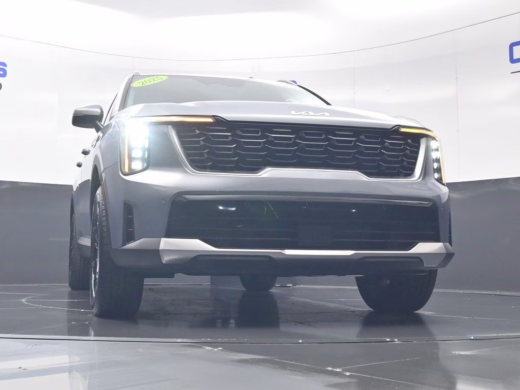 2025 Everlasting Silver Kia Sorento S AWD SUV