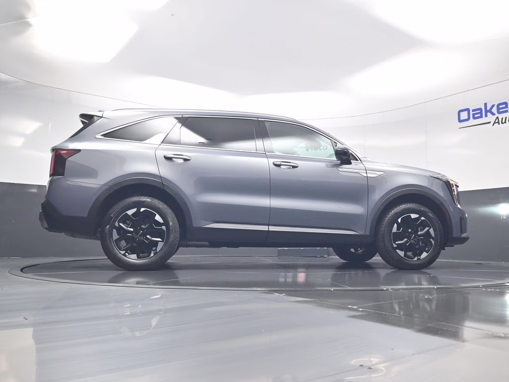 2025 Everlasting Silver Kia Sorento S AWD SUV