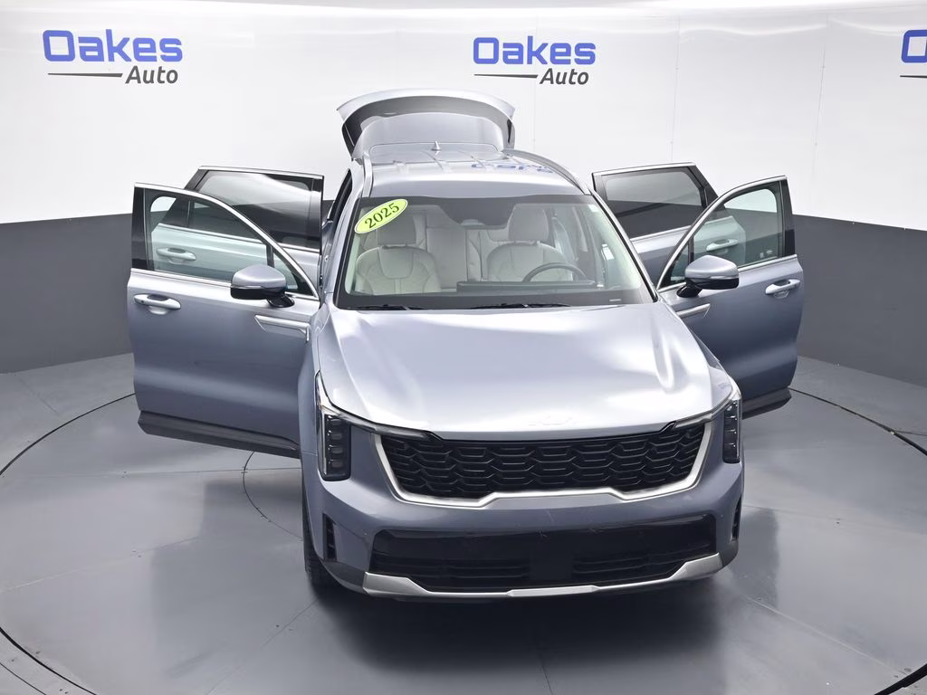 2025 Everlasting Silver Kia Sorento S AWD SUV