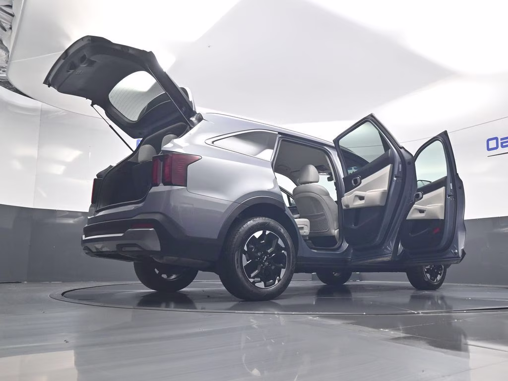 2025 Everlasting Silver Kia Sorento S AWD SUV
