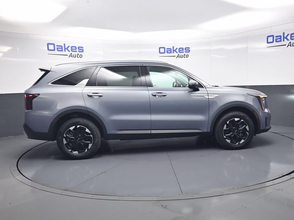 2025 Everlasting Silver Kia Sorento S AWD SUV