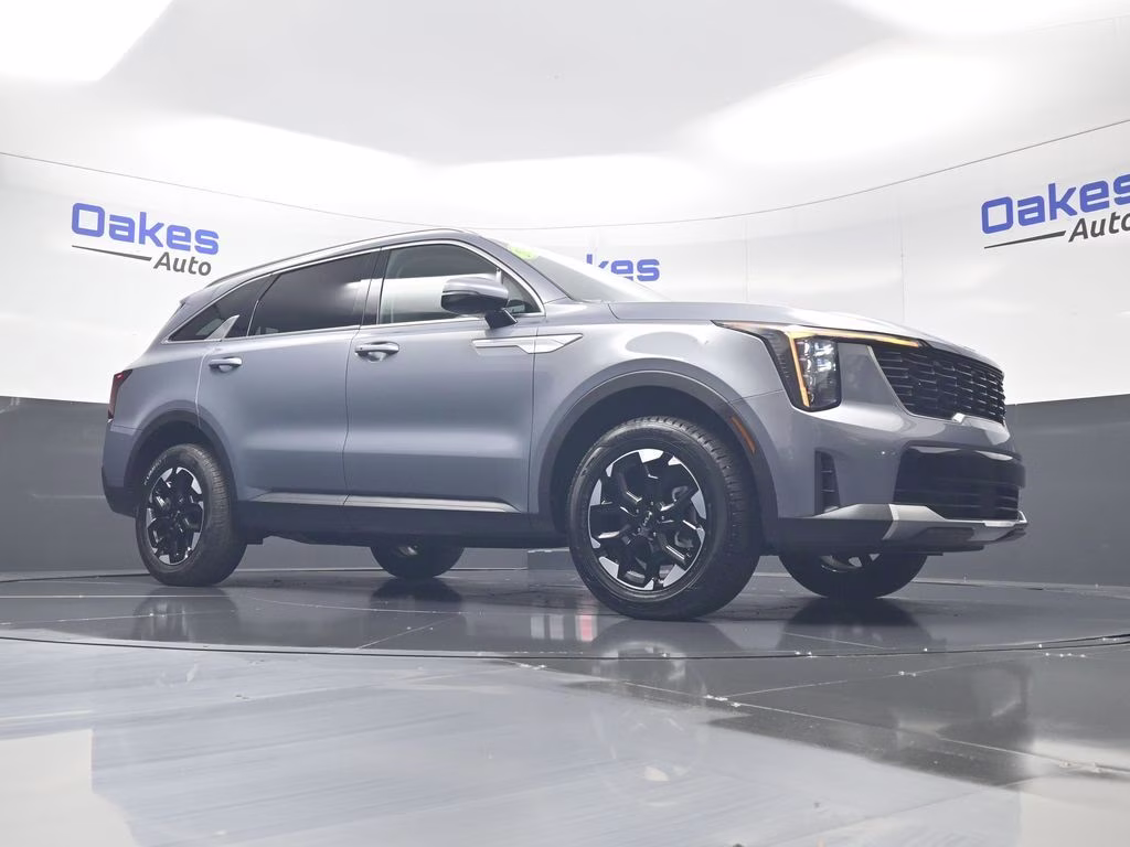 2025 Everlasting Silver Kia Sorento S AWD SUV