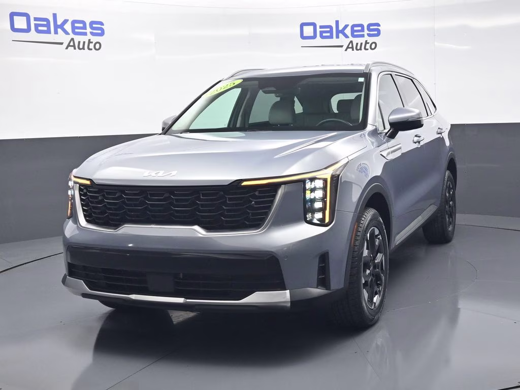 2025 Everlasting Silver Kia Sorento S AWD SUV