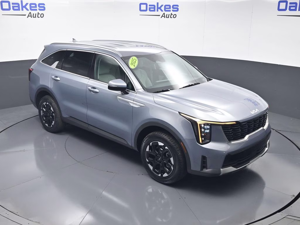 2025 Everlasting Silver Kia Sorento S AWD SUV