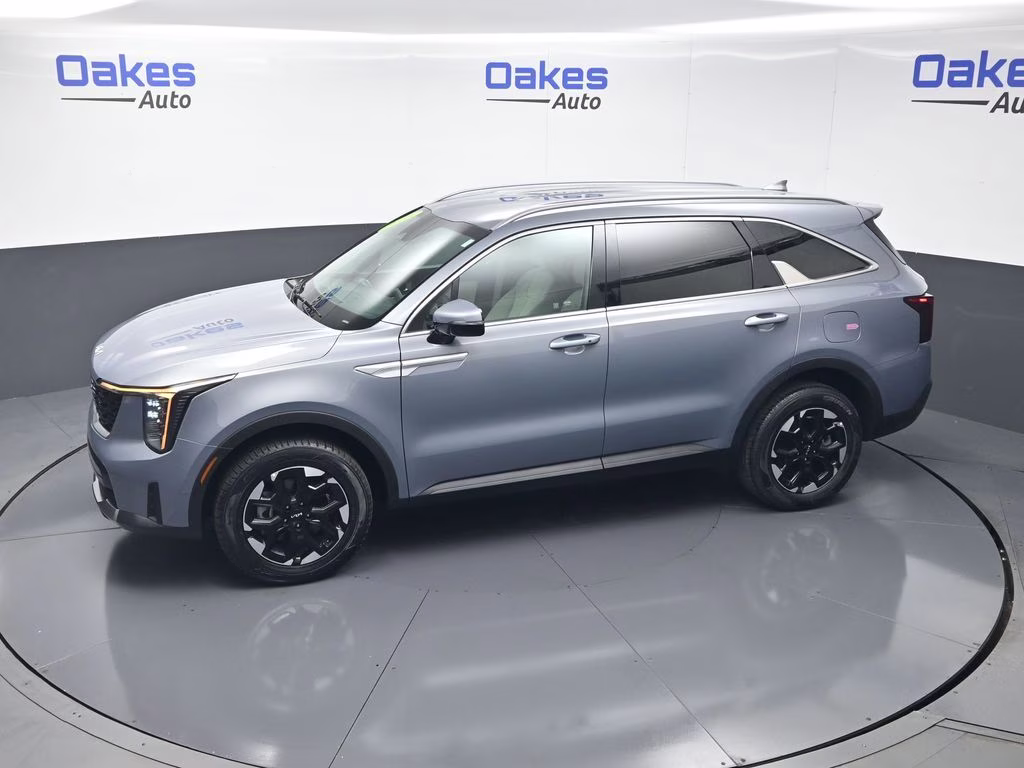2025 Everlasting Silver Kia Sorento S AWD SUV