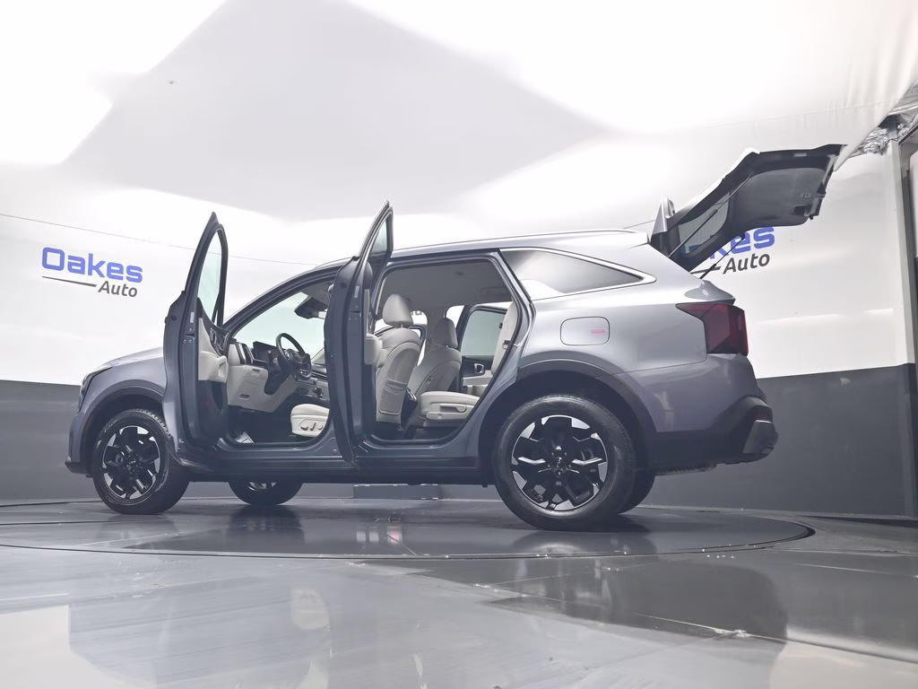 2025 Everlasting Silver Kia Sorento S AWD SUV