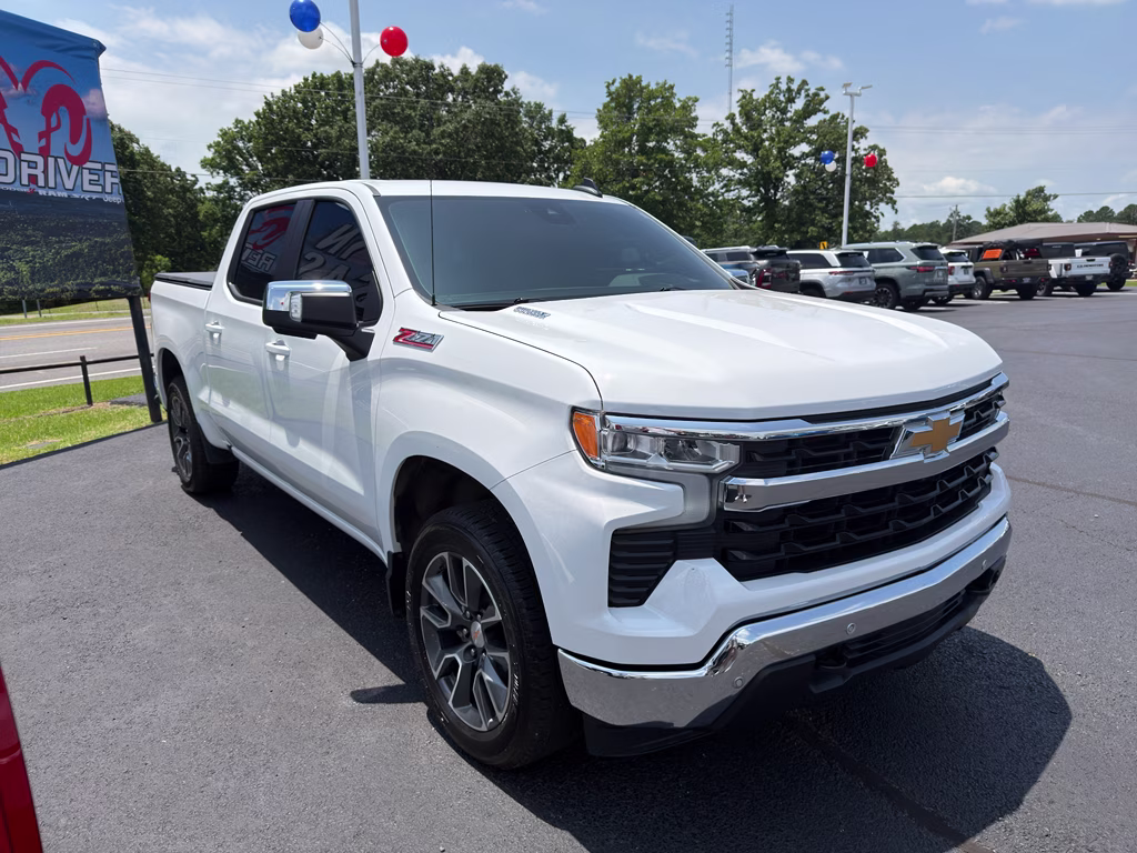 2025 Summit White Chevrolet Silverado LT 4X4 Truck