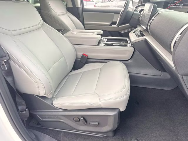 2026 White Metallic Ford Expedition Max Active RWD SUV