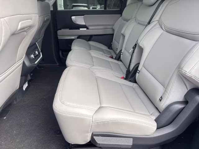 2026 White Metallic Ford Expedition Max Active RWD SUV
