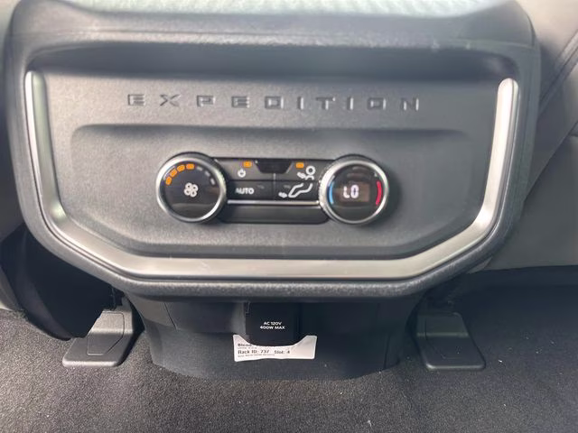 2026 White Metallic Ford Expedition Max Active RWD SUV