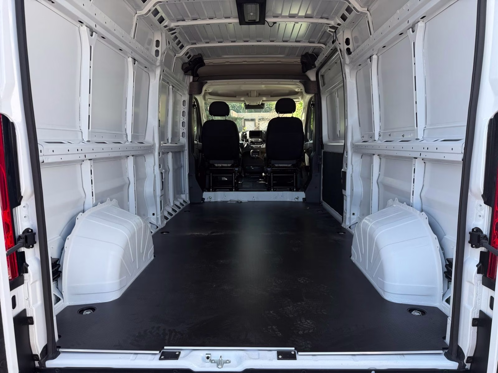 2026 Bright White Clearcoat Ram ProMaster 2500 High Roof FWD Van
