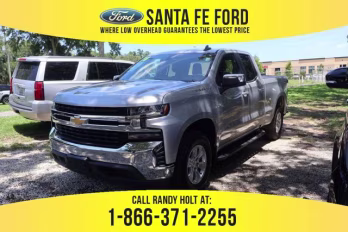 2020 Silver Ice Metallic Chevrolet Silverado 1500 LT 4X4 Truck
