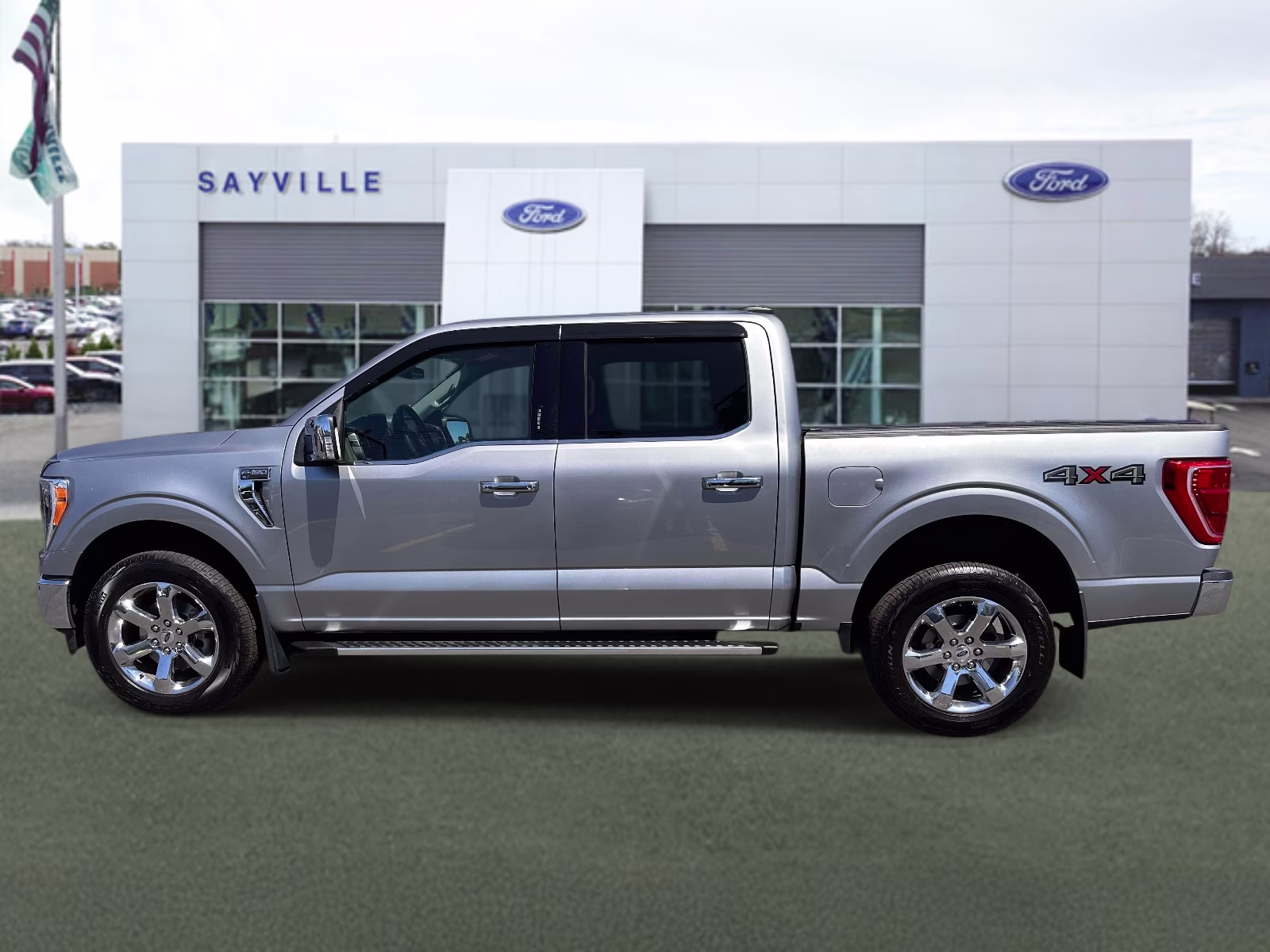 2023 Iconic Silver Metallic Ford F-150 XLT 4WD SuperCrew 5.5' Box 4X4 Truck