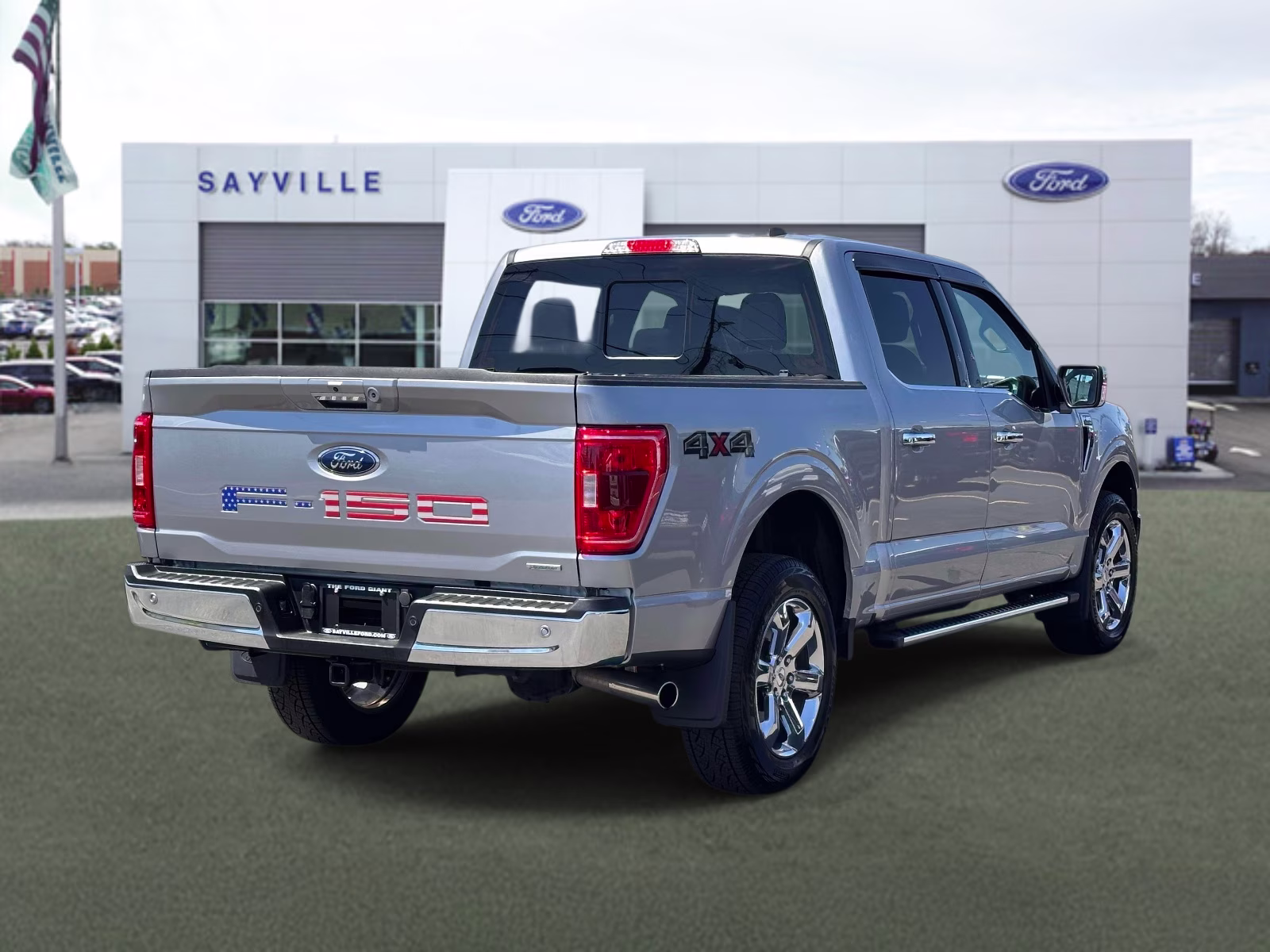 2023 Iconic Silver Metallic Ford F-150 XLT 4WD SuperCrew 5.5' Box 4X4 Truck