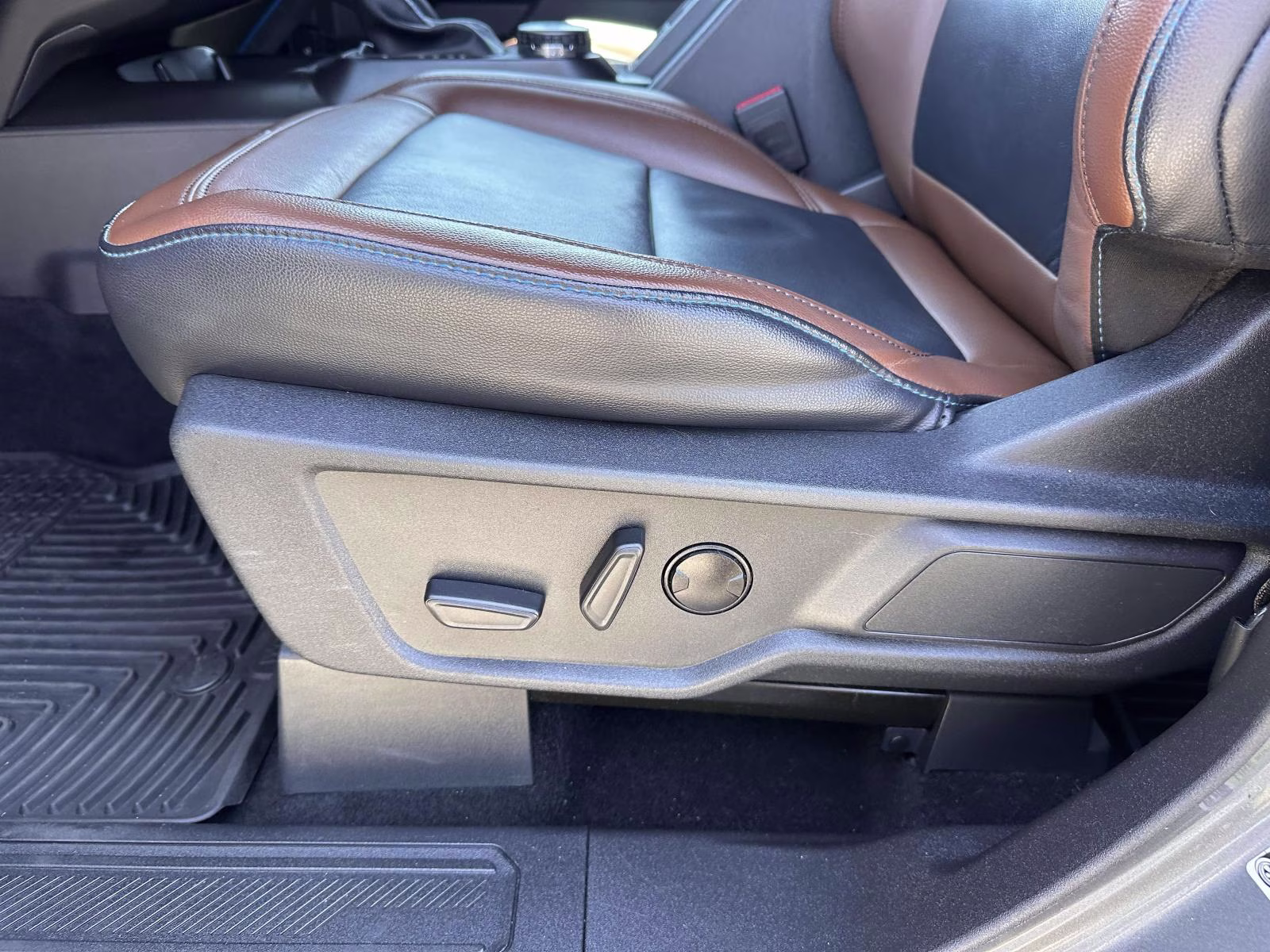 2023 Carbonized Gray Metallic Ford Bronco Outer Banks 4 Door Advanced 4x4 4X4 SUV