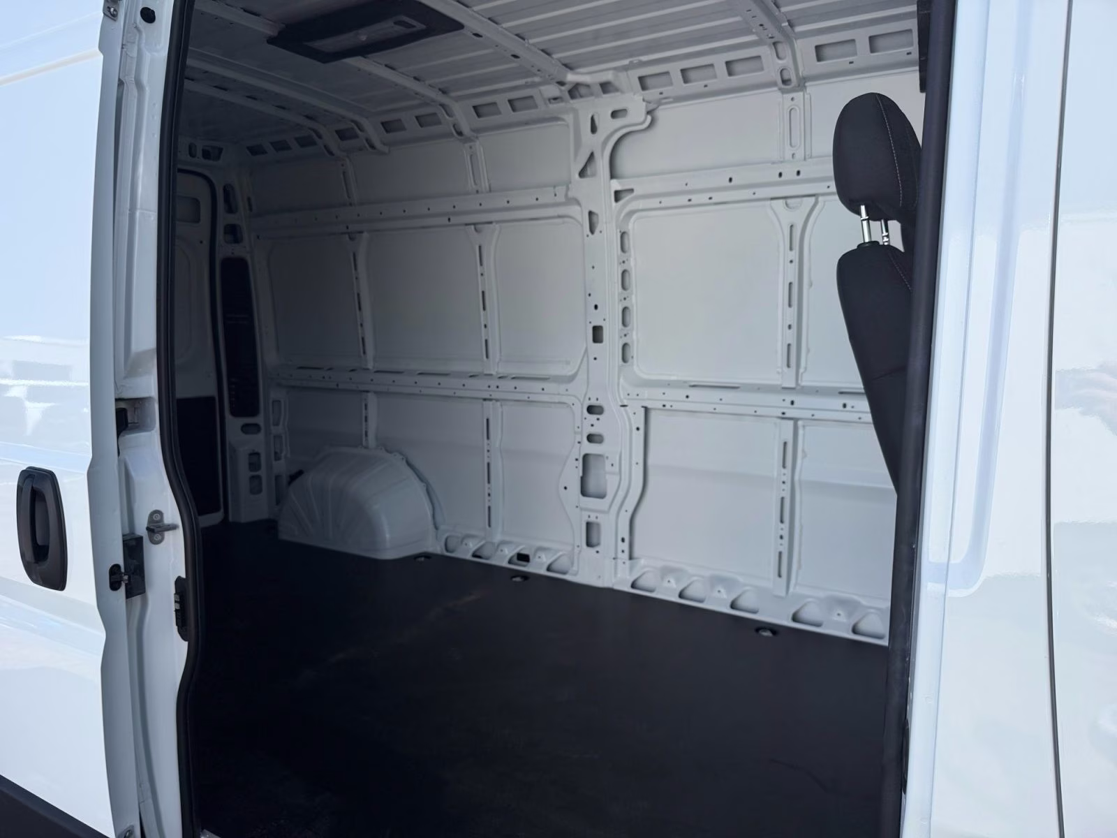 2026 Bright White Clearcoat Ram ProMaster 2500 High Roof FWD Van