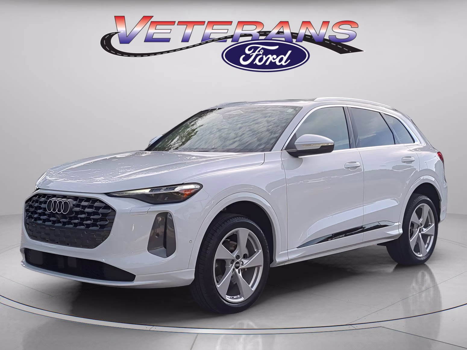 2025 Glacier White Metallic Audi Q5 Premium Plus AWD SUV