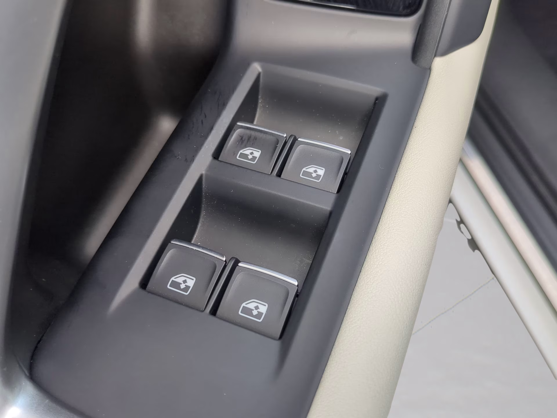 2025 Glacier White Metallic Audi Q5 Premium Plus AWD SUV