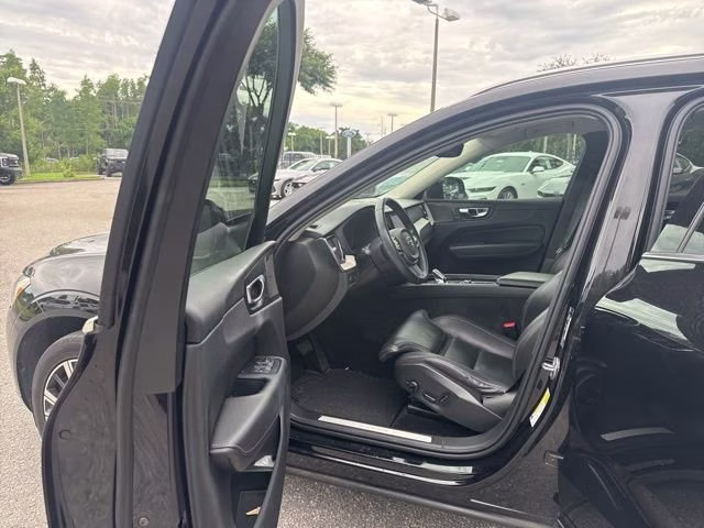 2022 Onyx Black Metallic Volvo XC60 Inscription FWD SUV