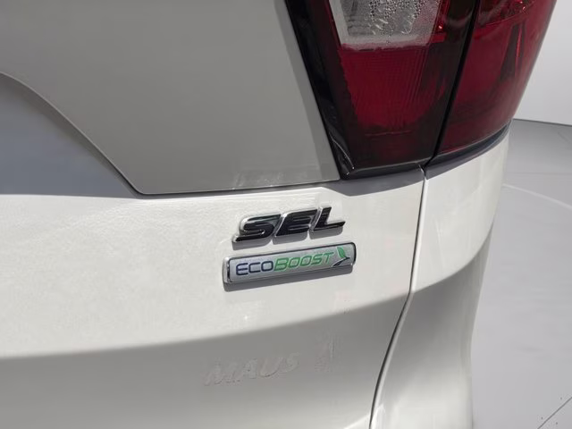 2019 White Platinum Clearcoat Metallic Ford Escape SEL FWD SUV