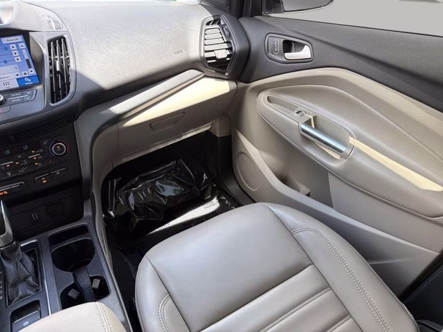 2019 White Platinum Clearcoat Metallic Ford Escape SEL FWD SUV