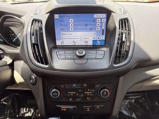 2019 White Platinum Clearcoat Metallic Ford Escape SEL FWD SUV