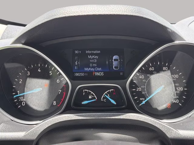 2019 White Platinum Clearcoat Metallic Ford Escape SEL FWD SUV