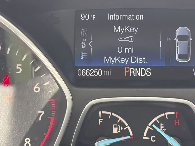 2019 White Platinum Clearcoat Metallic Ford Escape SEL FWD SUV
