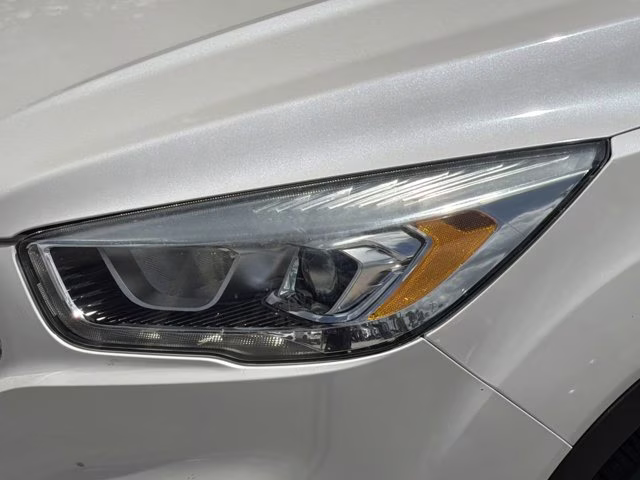 2019 White Platinum Clearcoat Metallic Ford Escape SEL FWD SUV