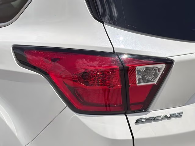 2019 White Platinum Clearcoat Metallic Ford Escape SEL FWD SUV