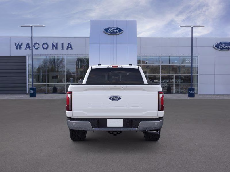 2026 Star White Metallic Tri-Coat Ford F-150 Lariat 4X4 Truck