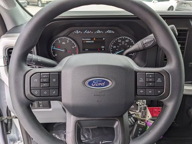 2026 Oxford White Ford Super Duty F-450 DRW XLT 4X4 Chassis