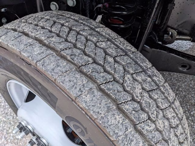 2026 Oxford White Ford Super Duty F-450 DRW XLT 4X4 Chassis