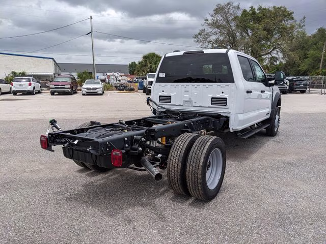 2026 Oxford White Ford Super Duty F-450 DRW XLT 4X4 Chassis