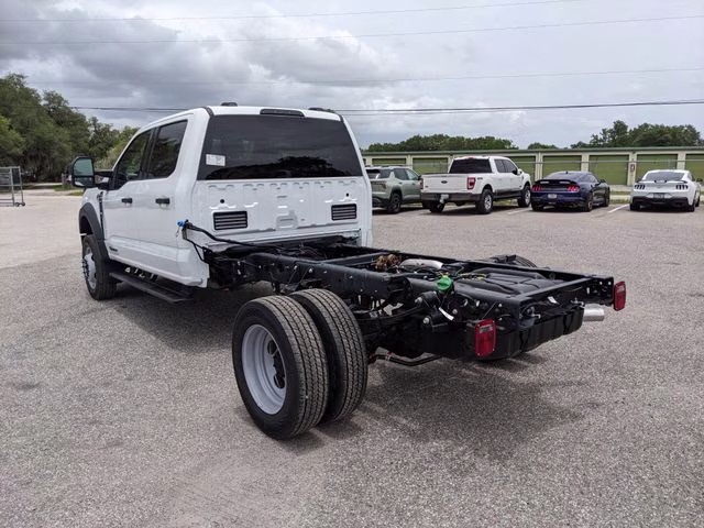 2026 Oxford White Ford Super Duty F-450 DRW XLT 4X4 Chassis