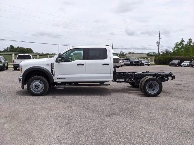 2026 Oxford White Ford Super Duty F-450 DRW XLT 4X4 Chassis