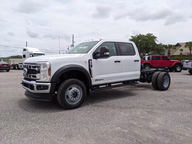 2026 Oxford White Ford Super Duty F-450 DRW XLT 4X4 Chassis