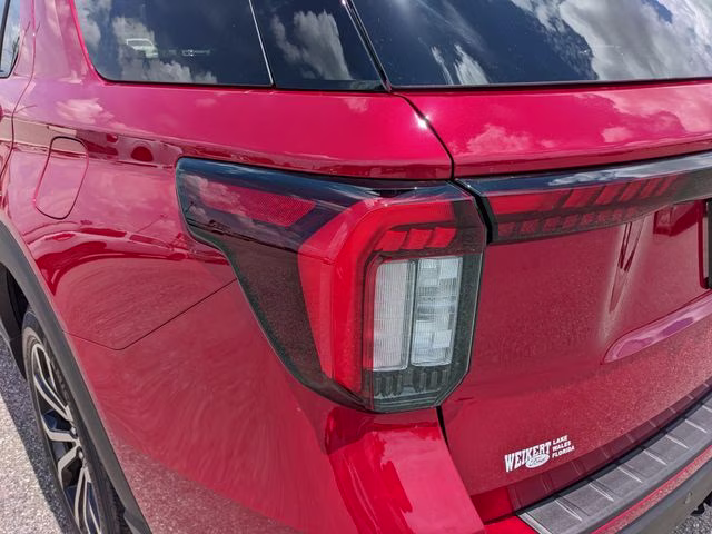 2026 Rapid Red Metallic Tinted Clearcoat Ford Explorer ST-Line RWD SUV
