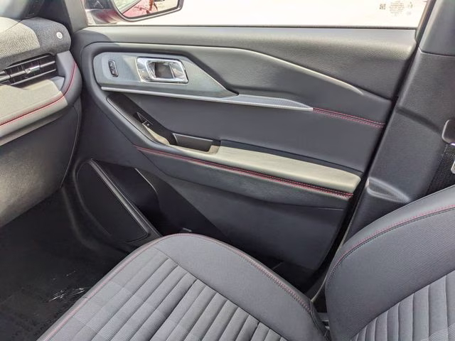 2026 Rapid Red Metallic Tinted Clearcoat Ford Explorer ST-Line RWD SUV