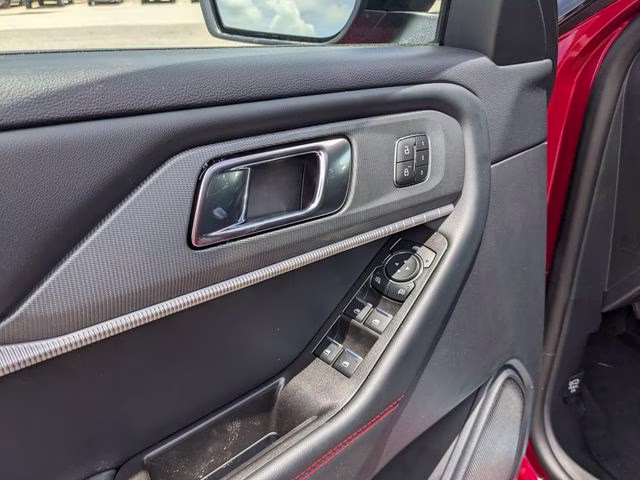 2026 Rapid Red Metallic Tinted Clearcoat Ford Explorer ST-Line RWD SUV