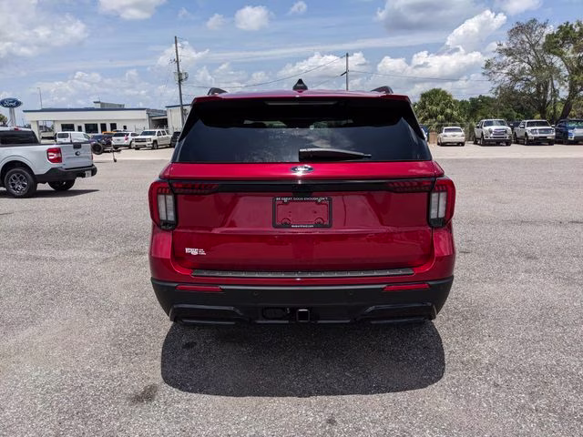 2026 Rapid Red Metallic Tinted Clearcoat Ford Explorer ST-Line RWD SUV