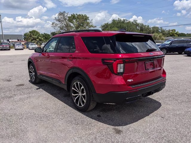 2026 Rapid Red Metallic Tinted Clearcoat Ford Explorer ST-Line RWD SUV