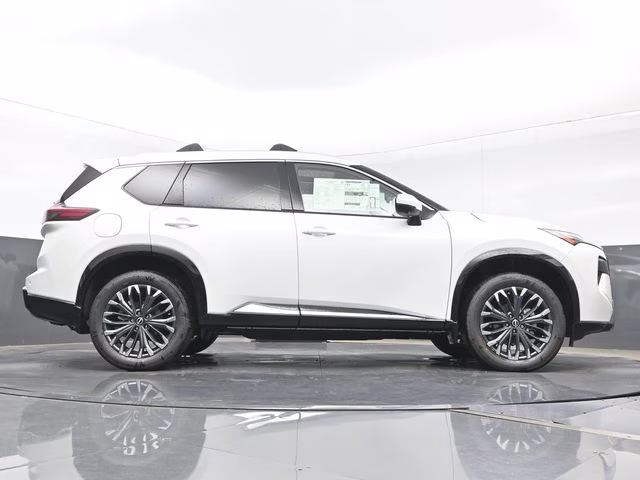 2026 Everest White Pearl Tricoat Nissan Rogue Platinum AWD SUV
