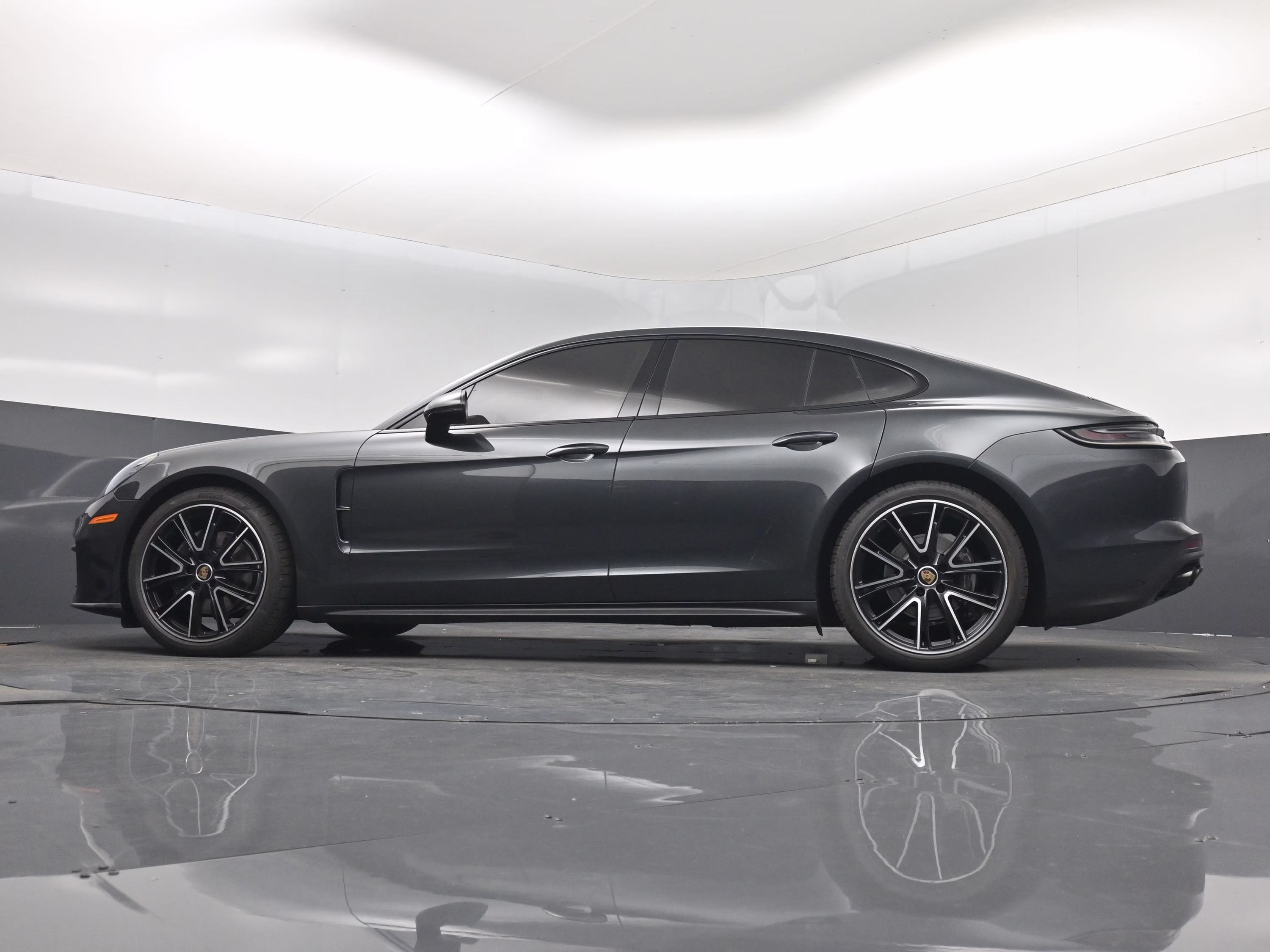 2023 Volcano Grey Metallic Porsche Panamera Platinum Edition RWD Hatchback