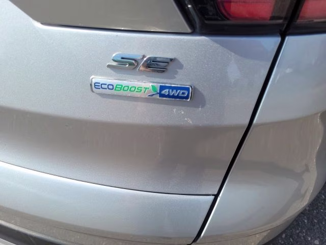 2017 Ingot Silver Ford Escape SE 4X4 SUV
