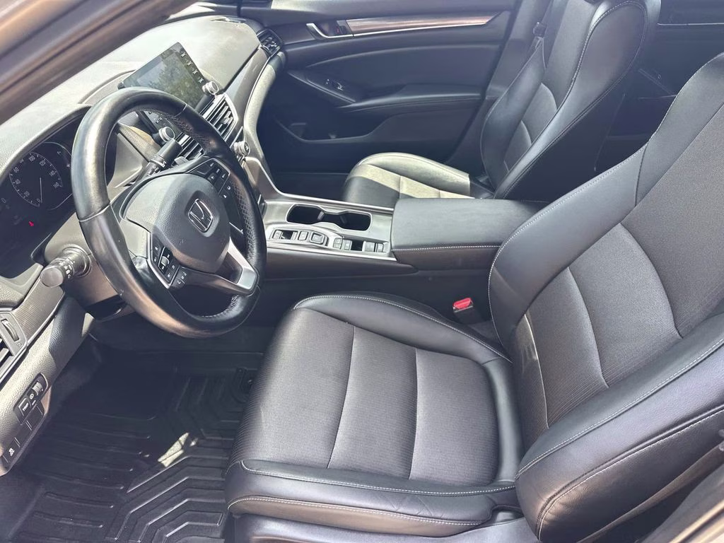 2022 Silver Metallic Honda Accord Hybrid Sport FWD Sedan